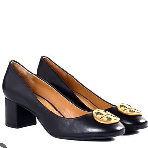 Like NEW black Tory Burch Benton Pumps.